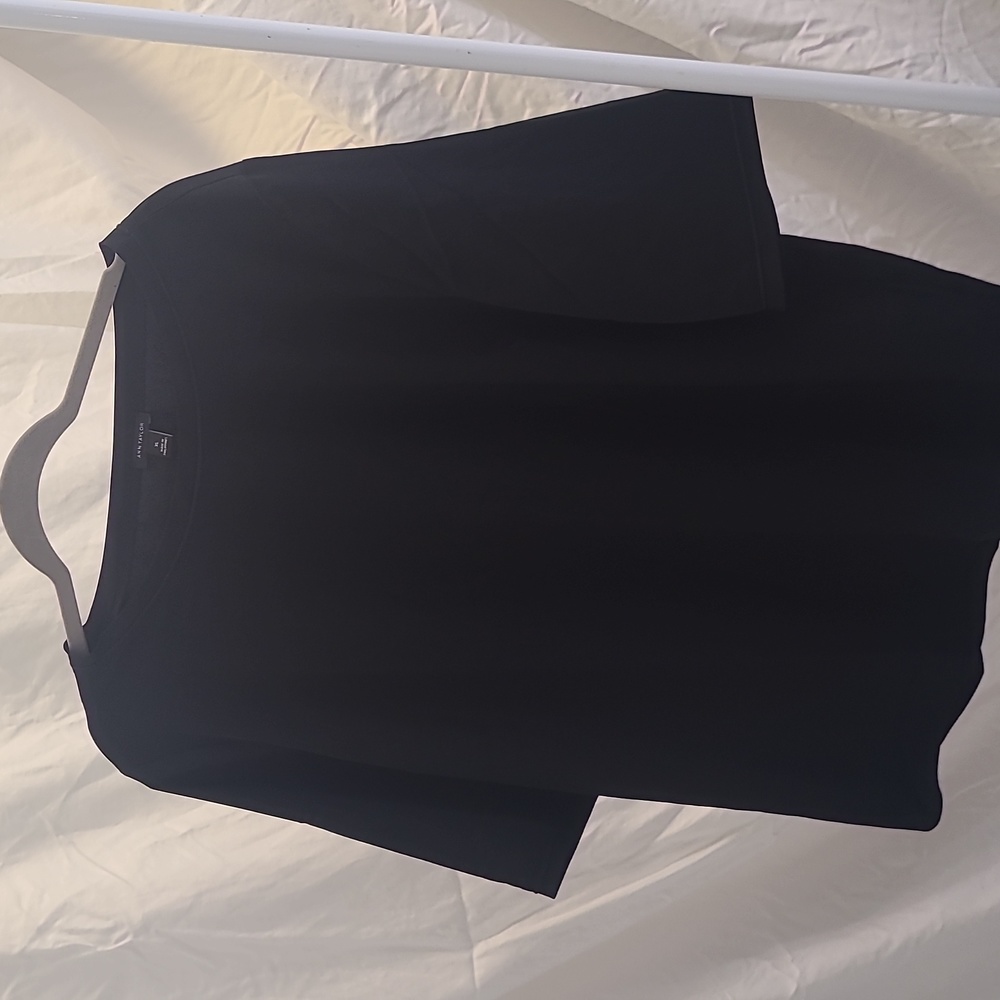 Black Ann Taylor polyester t shirt. XL